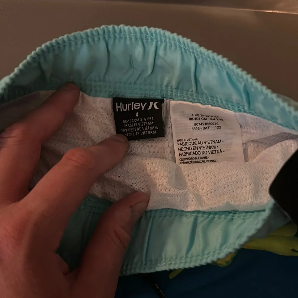 HURLEY SWIM TRUNKS/BOARD SHORTS: BLUE: NEW WITH TAGS: SIZE 4
